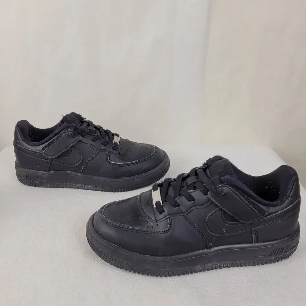 Nike Air Force 1 low Easyon black on black size 1y